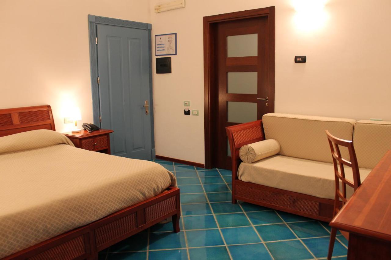 Hotel Pisacane Сапрі Екстер'єр фото